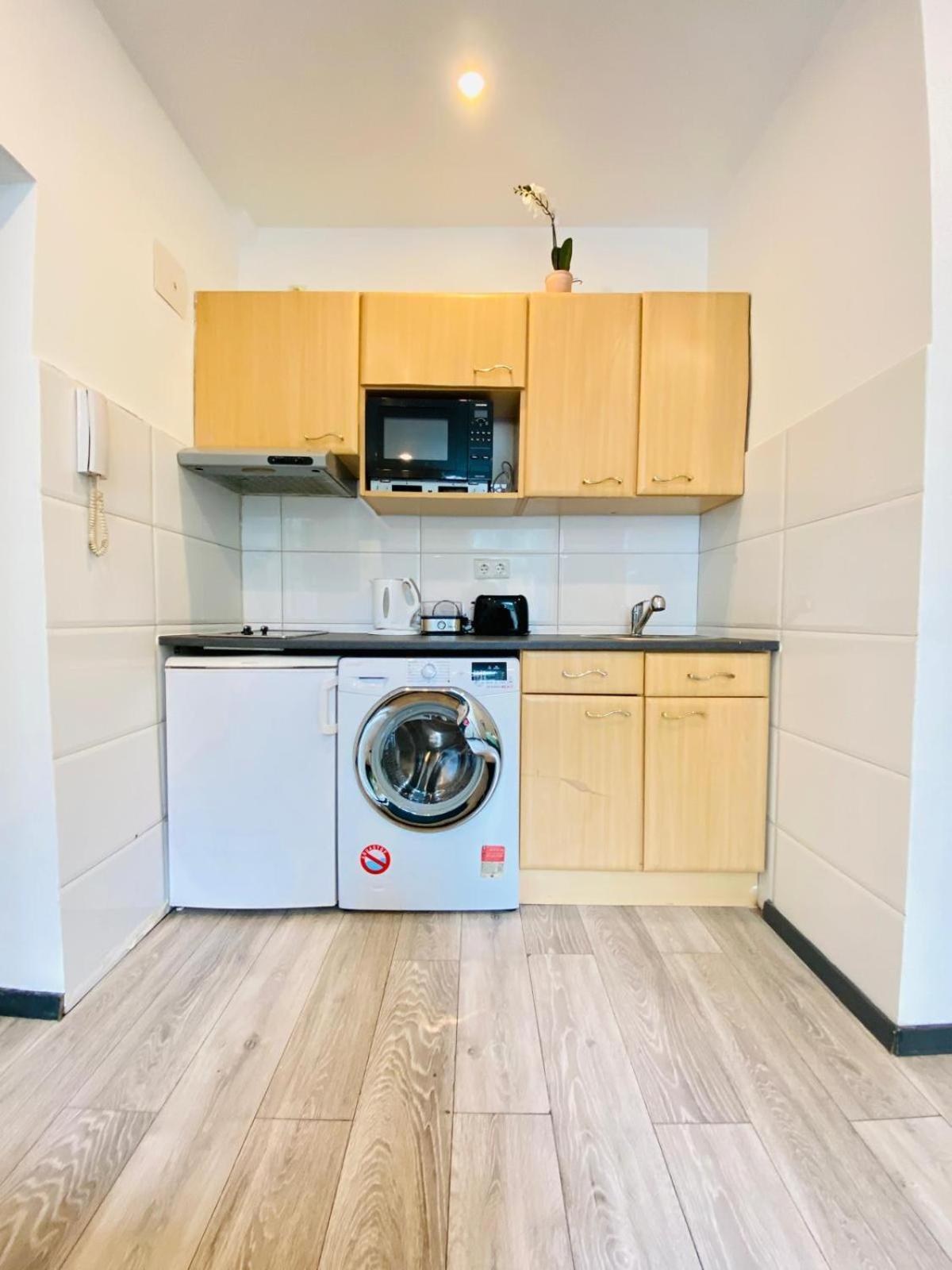Cute 1Br Apt - 10 Mins Walk From Downtown فيينا المظهر الخارجي الصورة