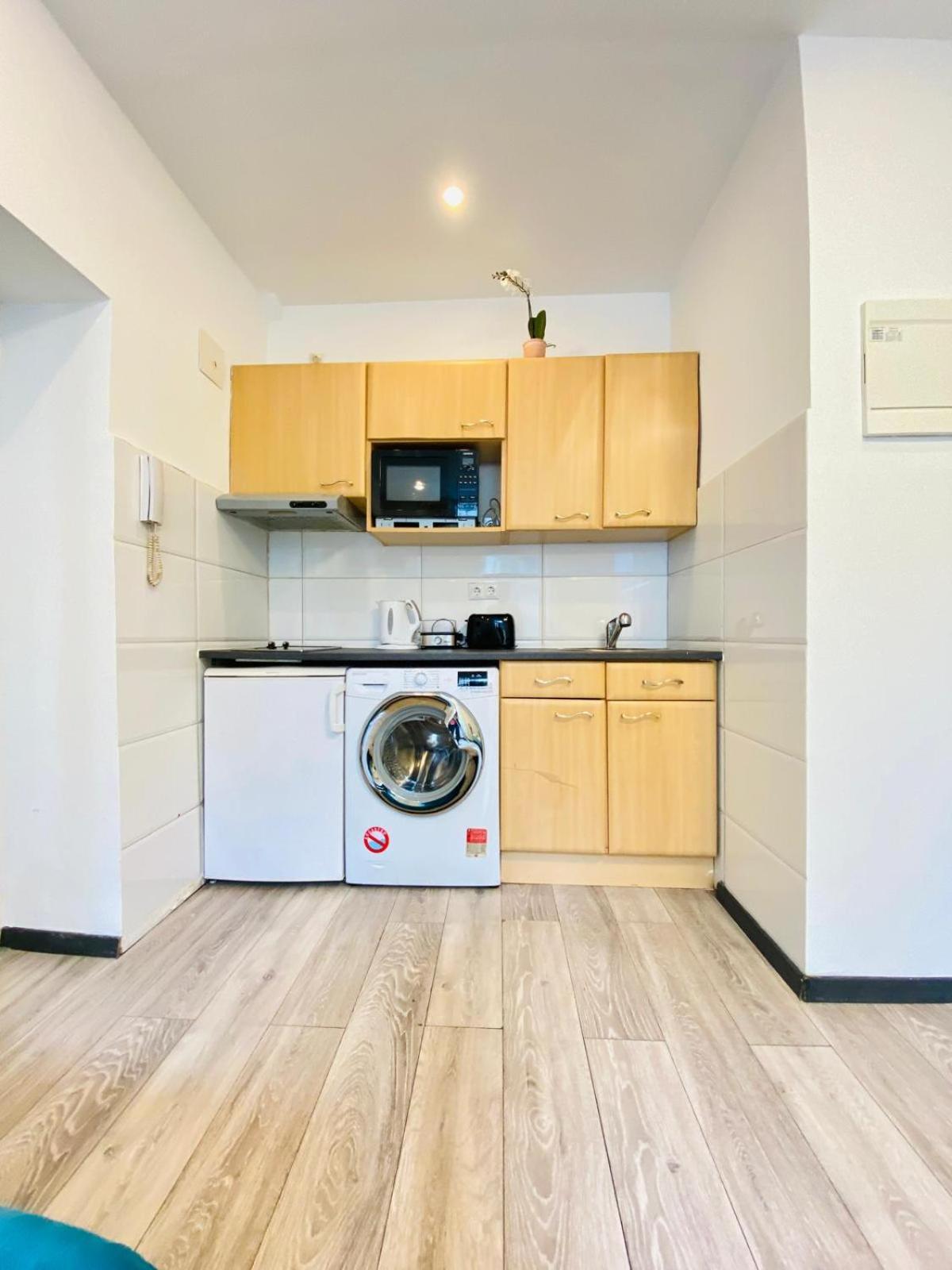 Cute 1Br Apt - 10 Mins Walk From Downtown فيينا المظهر الخارجي الصورة